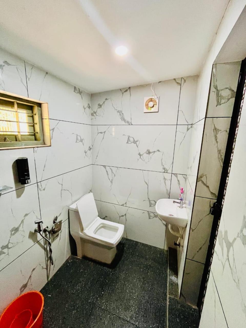 Mundro Garden Homestay Mundrothuruth ภายนอก รูปภาพ