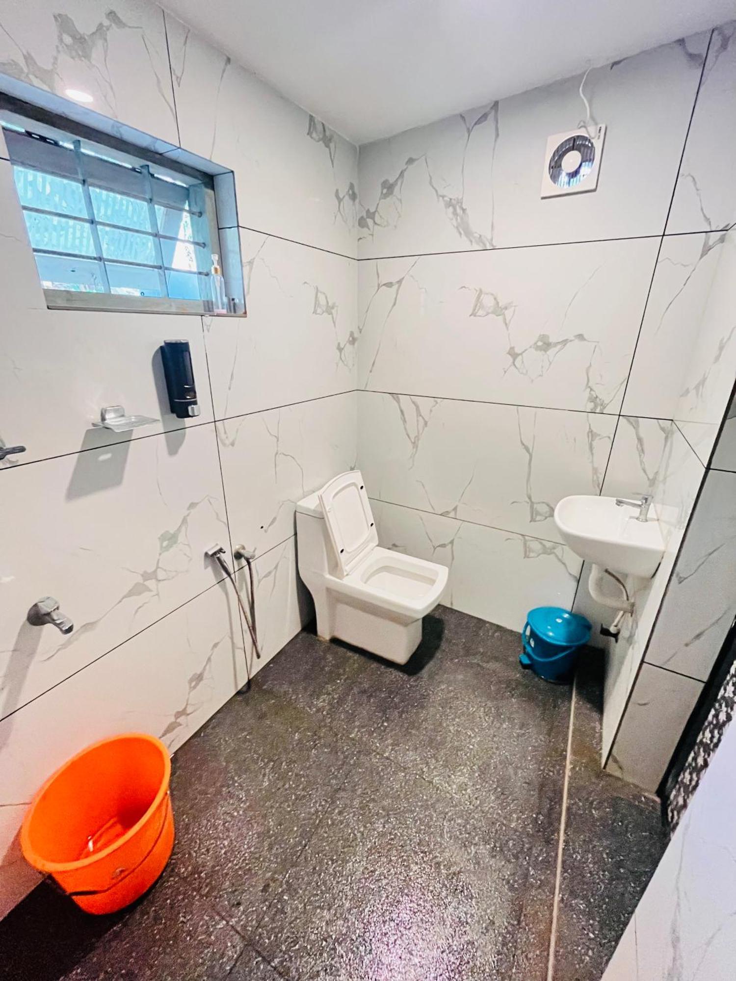 Mundro Garden Homestay Mundrothuruth ภายนอก รูปภาพ